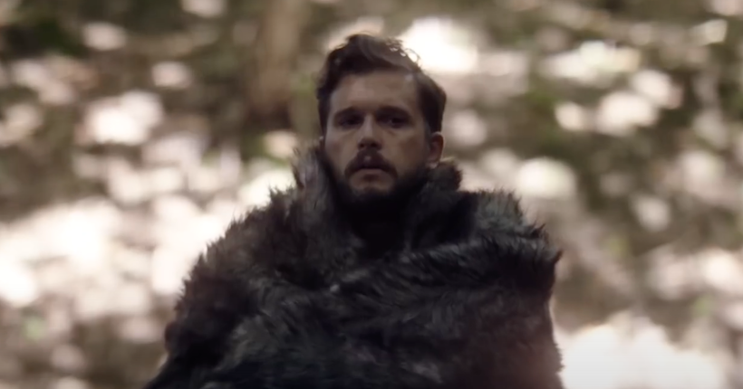 Après avoir eu un gros loup dans Game of Thrones, Kit Harington en devient un dans le trailer du film d’horreur The Beast Within