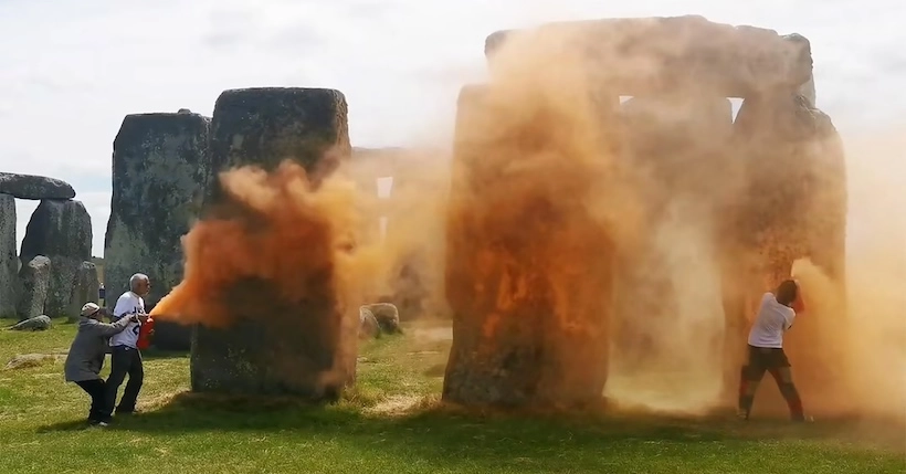 Le site préhistorique de Stonehenge aspergé de peinture par des activistes écologistes