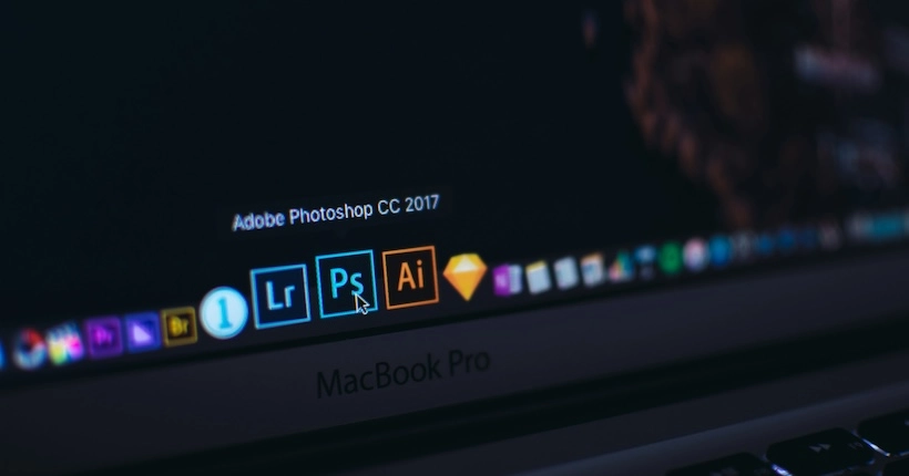 Attention : Adobe Photoshop accède désormais à vos créations pour entraîner son IA