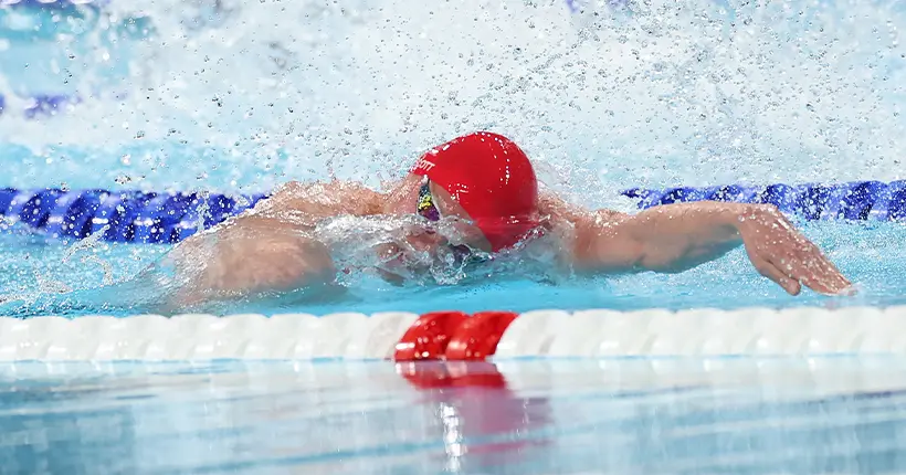 JO 2024 : mais pourquoi un mec en slip coloré s’est invité dans la piscine olympique ?