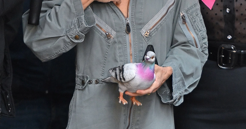 Rou-hou : le sac pigeon de Carrie Bradshaw est de retour