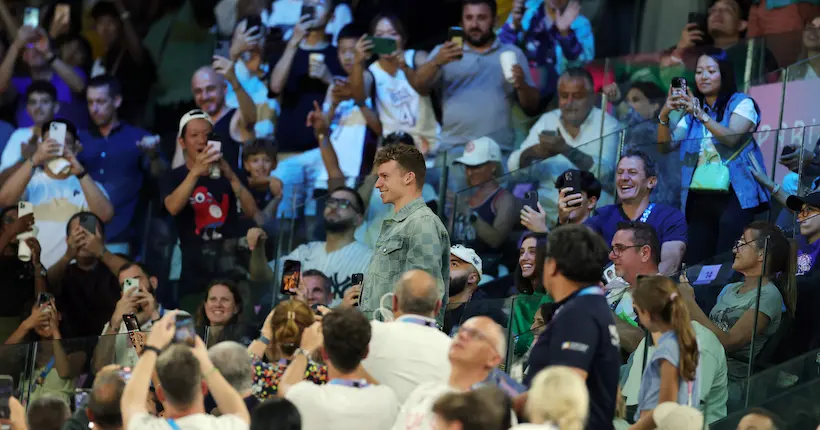 Quand LeBron James prend pour lui l’ovation pour… Léon Marchand