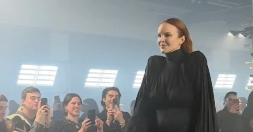 Vous ne rêvez pas : Marcia Cross, aka Bree Van de Kamp dans Desperate Housewives, a défilé en vampire sexy à la Fashion Week de Paris