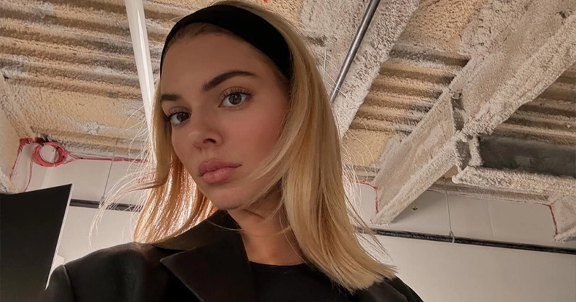 Kendall Jenner se teint en blond “Carolyn Bessette-Kennedy” et les fashion girls and boys adorent la ref