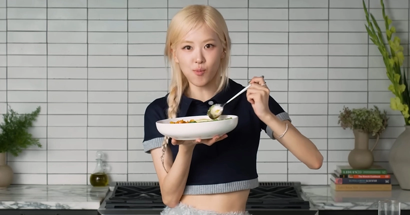 ROSÉ (de BLACKPINK) est la meilleure, et nous offre sa recette secrète du riz au kimchi