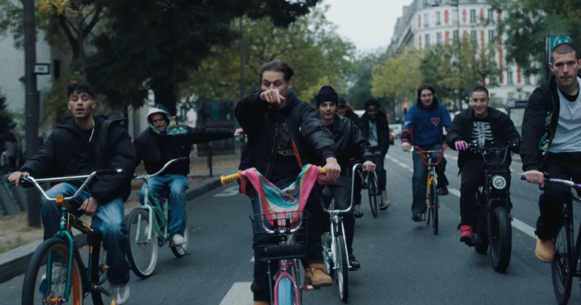 135, le prochain collectif à la mode ? 12 mecs sur un vélo qui font du rap, on en pense quoi ?