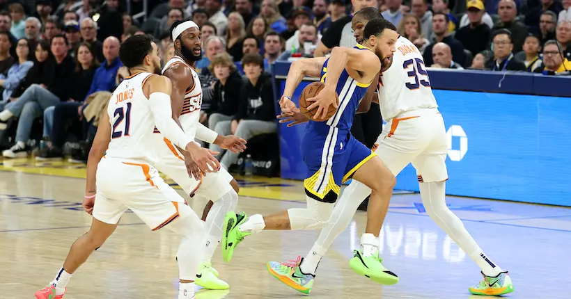 En fait, Stephen Curry est un magicien, et si vous ne nous croyez pas, la vidéo de son dernier panier exceptionnel le prouve