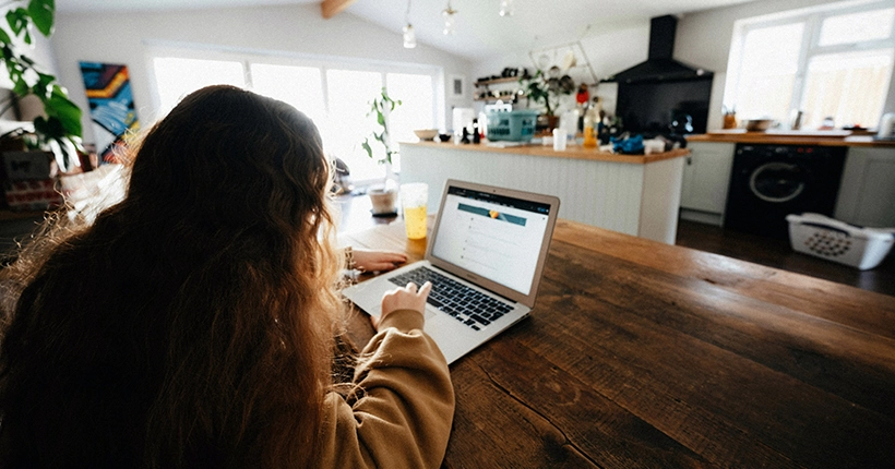 Vous devez réviser des partiels pendant les vacances ? On a la technique pour se mettre vraiment au boulot