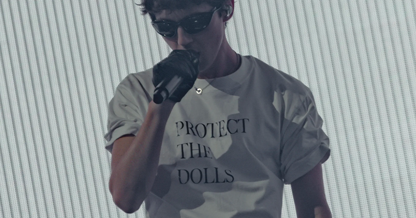 Troye Sivan et Pedro Pascal ont port&eacute; ce t-shirt (et si vous aimez la communaut&eacute; trans, vous devriez le porter aussi)