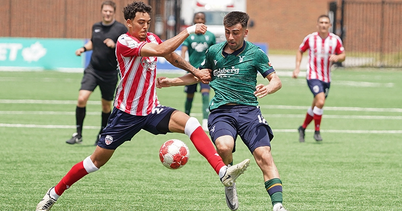 Les images folles de la finale du championnat de foot canadien sous une tempête de neige