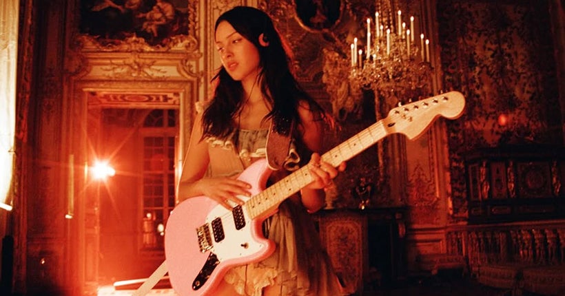 Olivia Rodrigo oliviarodrigote au Ch&acirc;teau de Versailles dans un nouveau clip sign&eacute; Petra Collins