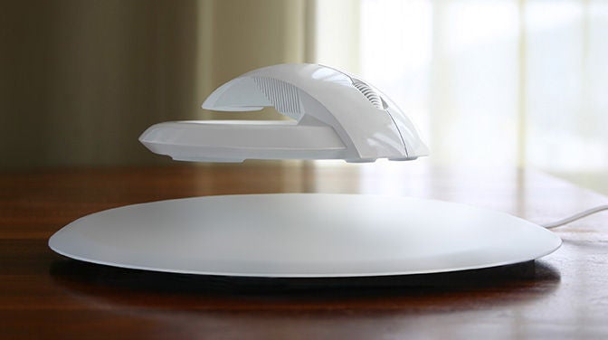 La Premiere Souris D Ordinateur En Levitation