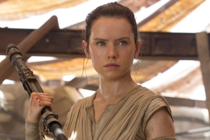 Daisy Ridley campe Rey dans "Star Wars : Le Réveil de la Force". (Disney)
