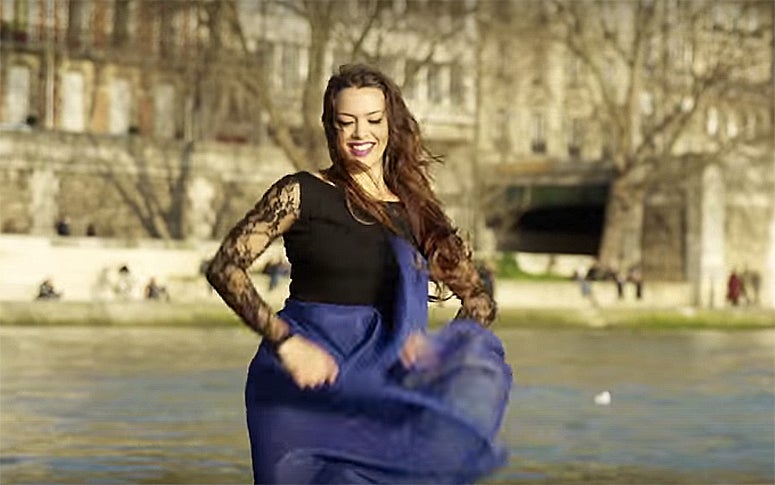Vidéo : la danse cubaine ravive les rues de Paris