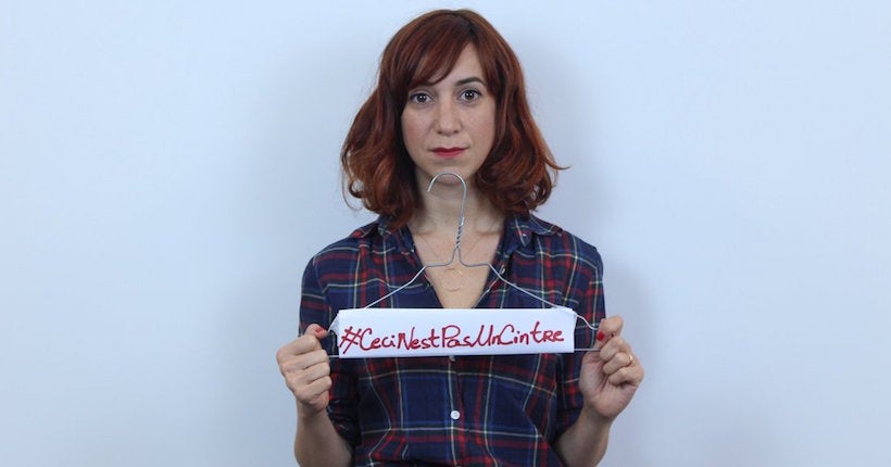 "Ceci n'est pas un cintre" : la campagne mystérieuse qui défend le droit à l'avortement