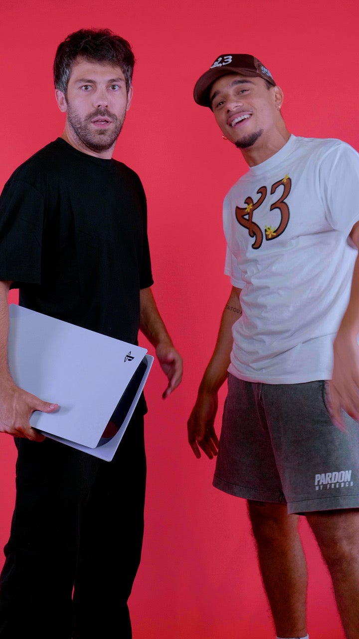 Vidéo : En Boucle, Mister V et Vincent Tirel découvrent Deathloop sur PS5