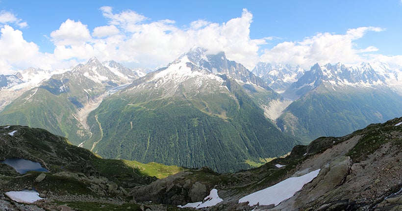 panoramic_view_onto_glacier_du_tour_aiguille_du_chardonnet_glacier_dargentiere_aiguille_verte_mer_de_glace_and_mont_blanc_12833646635