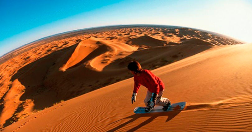 sandboarding-konbini-mexico.jpg