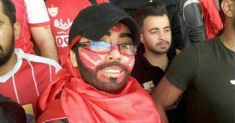 Pour entrer dans les stades, des Iraniennes portent des fausses barbes